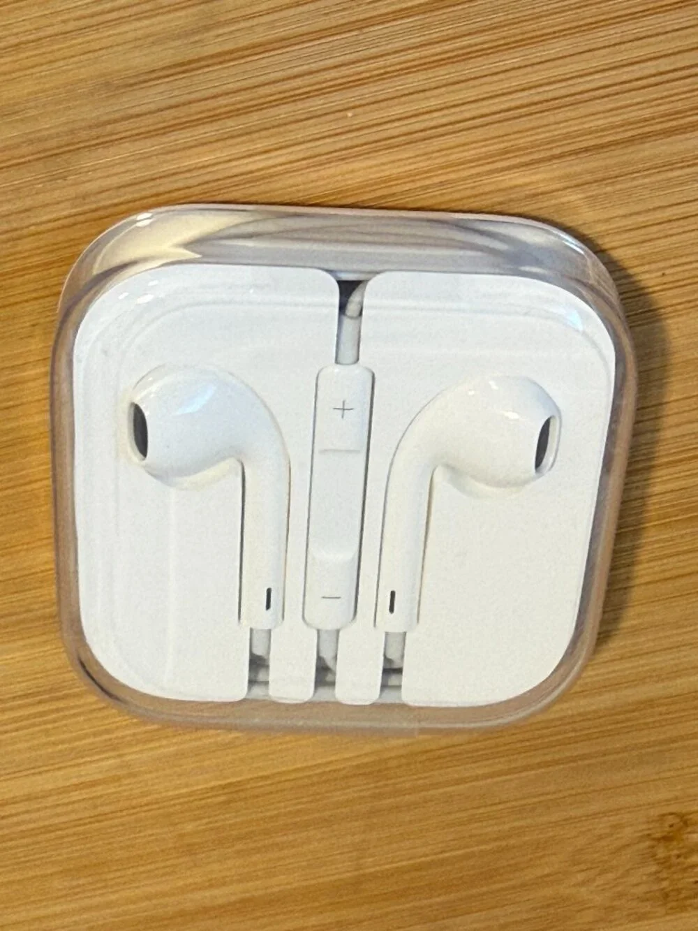 Apple Earbuds Unused Factory Sealed in Case